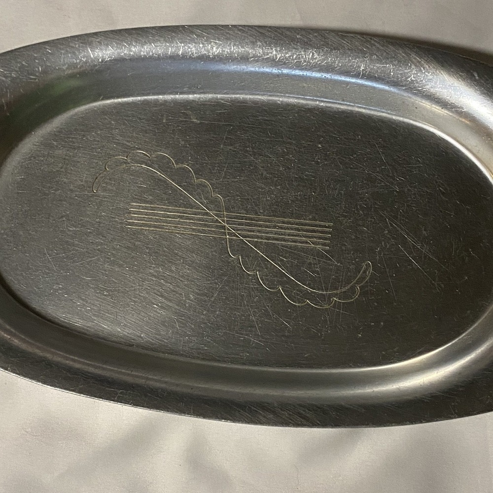 11" Oval Deco Era Kensington Aluminum Oval Display Serving  Tray Vintage
